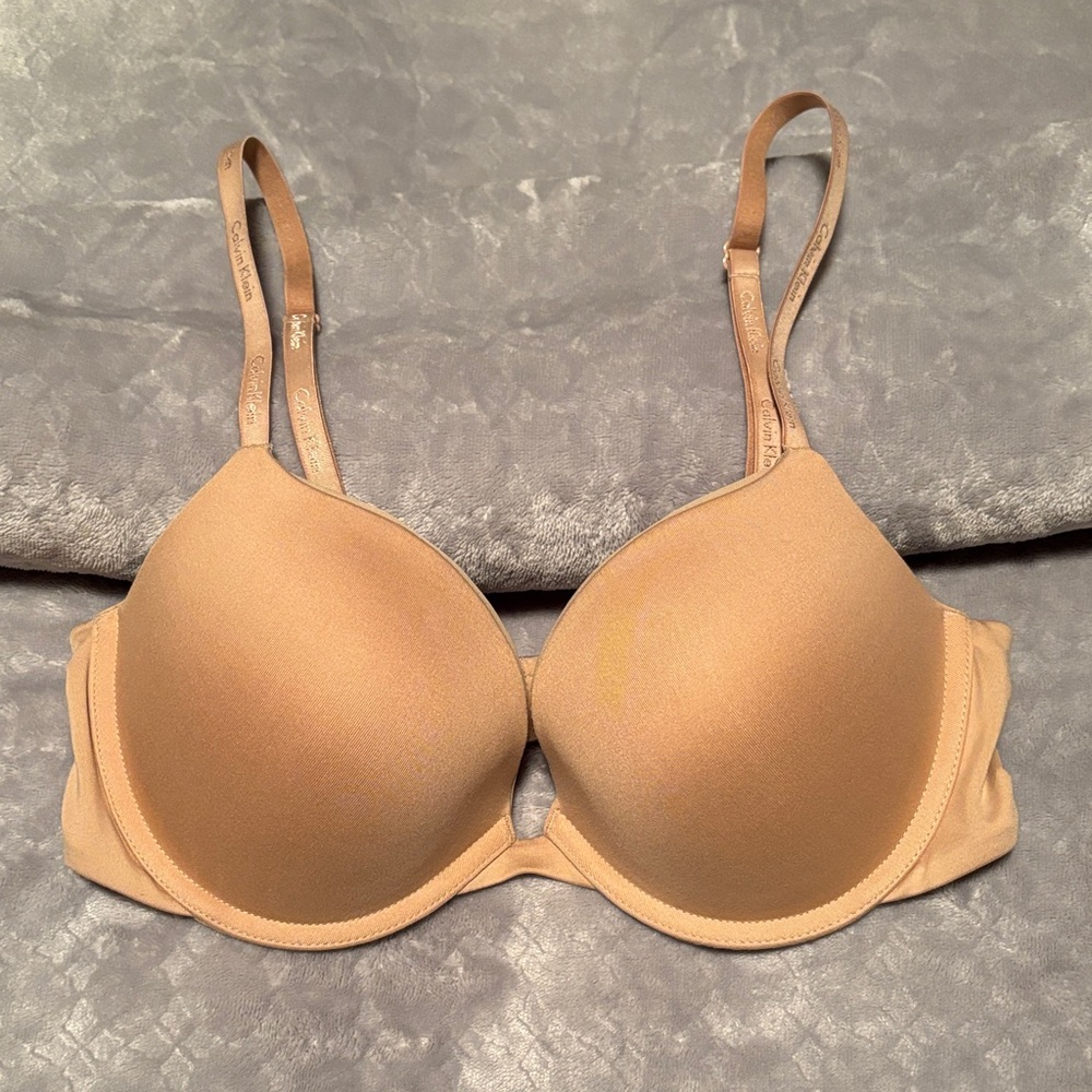 Calvin Klein Nude Molded Bra